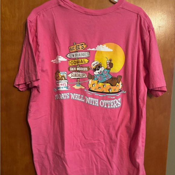 Buc-ee's Pink Floats Well with Otters tee XL - Picture 1 of 3
